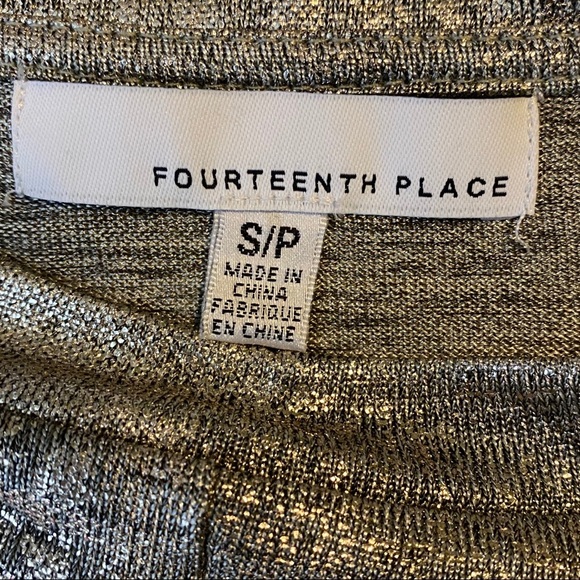 Fourteenth‎ Place Gold Silver Metallic Front Knot Top- Small Long Sleeve - Picture 3 of 7